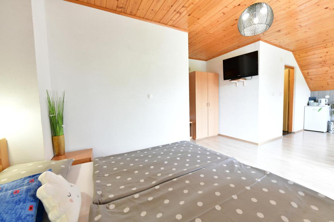 Rooms Toni Seliste Dreznicko Exterior photo